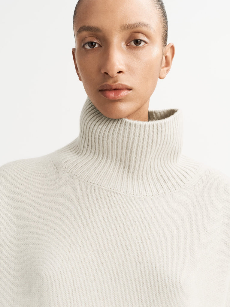 SOFT GOAT Boyfriend Turtleneck - Chalk