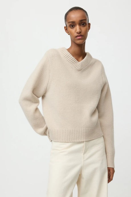 SOFT GOAT Chunky V-Neck - Chalk