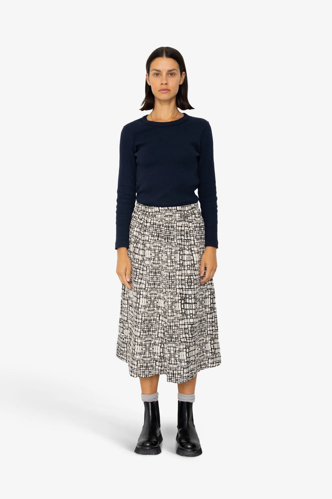 Folk Full Seam Skirt - Black / Ecru Maze Print