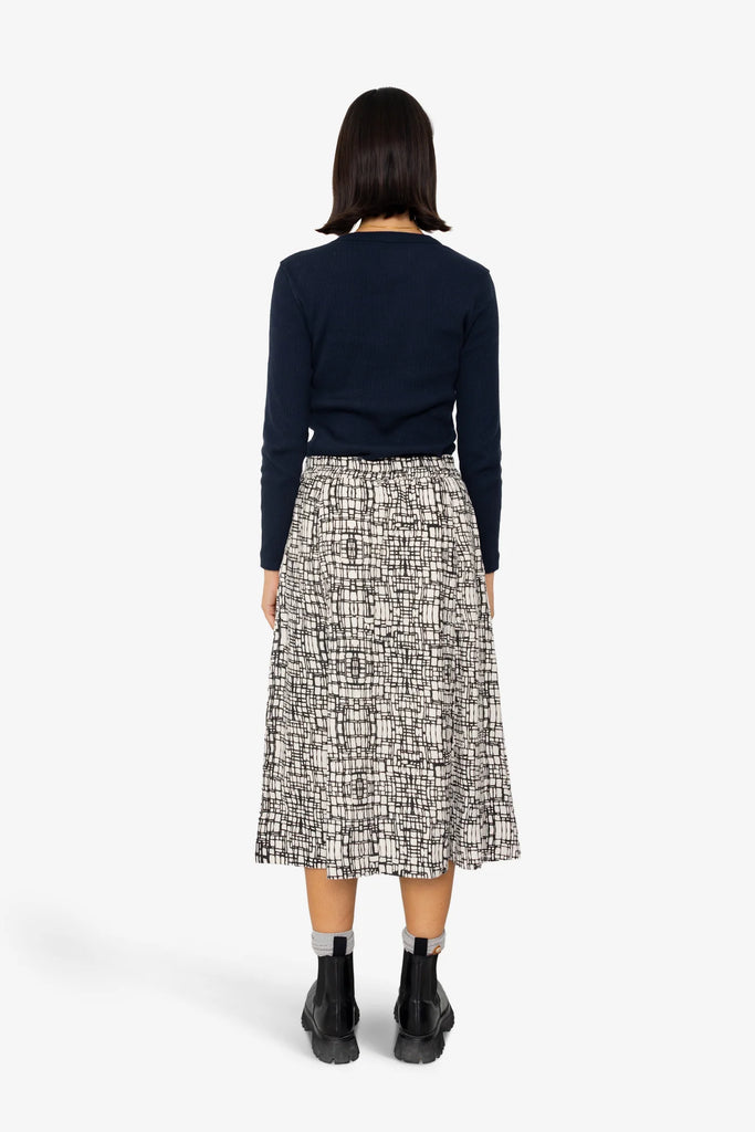 Folk Full Seam Skirt - Black / Ecru Maze Print