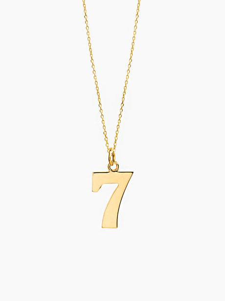 Tilly Sveaas Gold Number 7 on Trace Chain