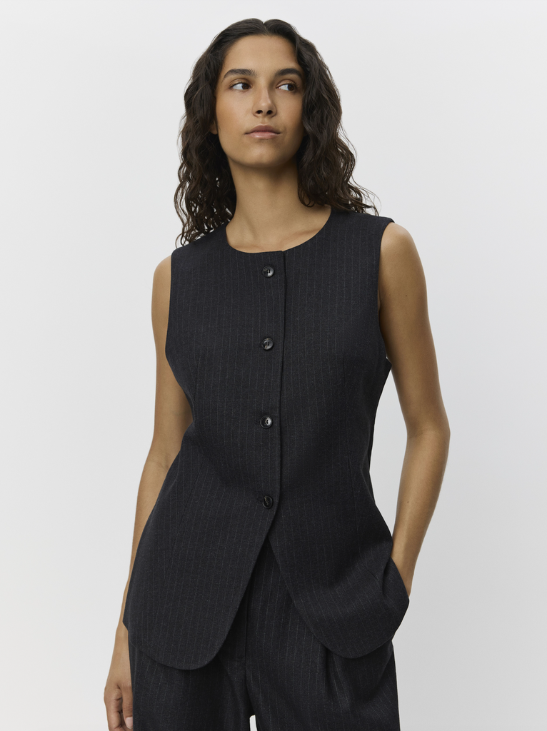 SOFIE SCHNOOR MERTHASW VEST - Black