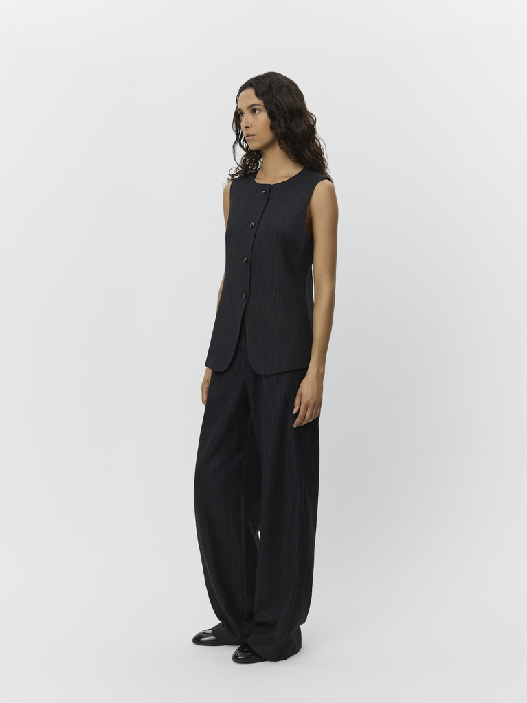 SOFIE SCHNOOR MERTHASW VEST - Black