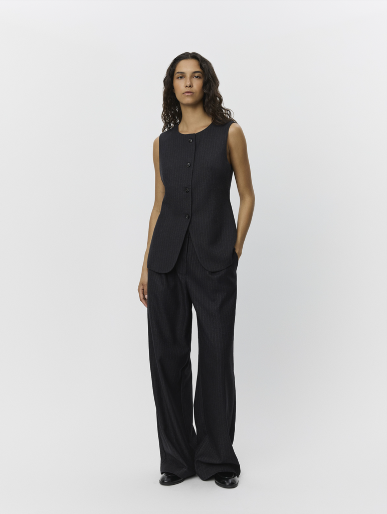 SOFIE SCHNOOR MERTHASW VEST - Black